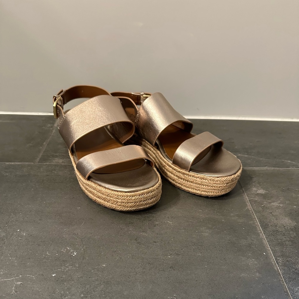 Summer sandals size 7